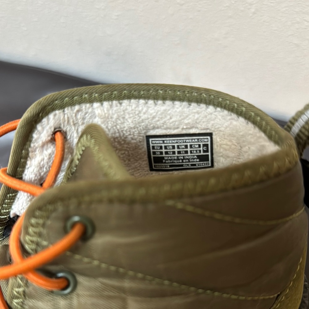 Kids Olive Green Winter Boots with Orange Laces - Picture 4 of 4